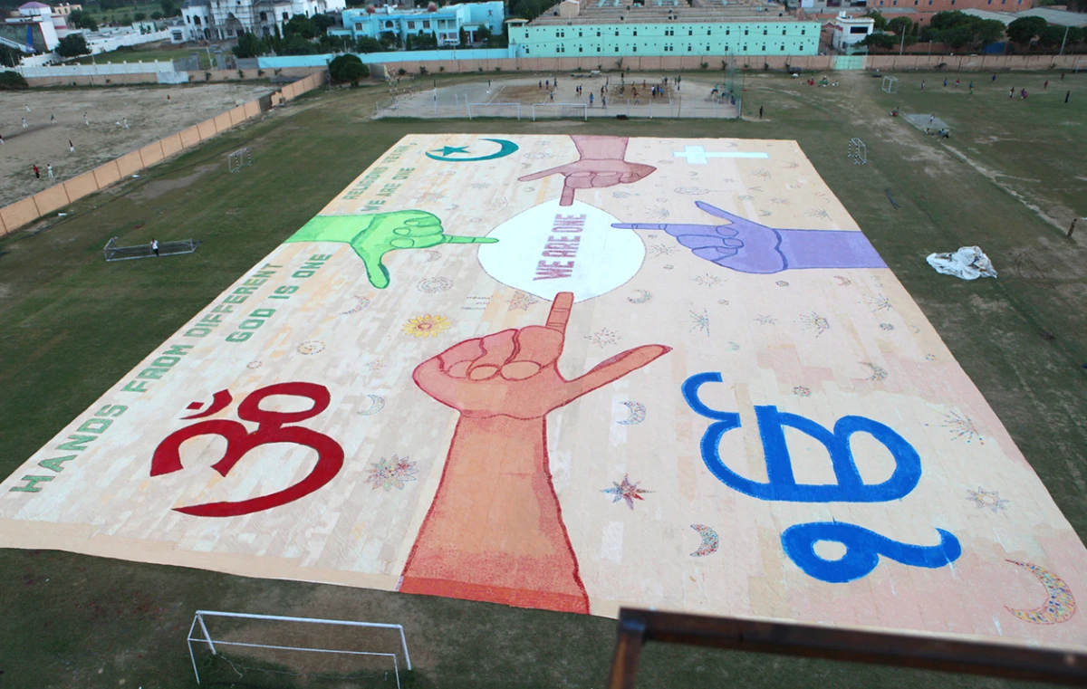 Largest Finger Painting by a Team