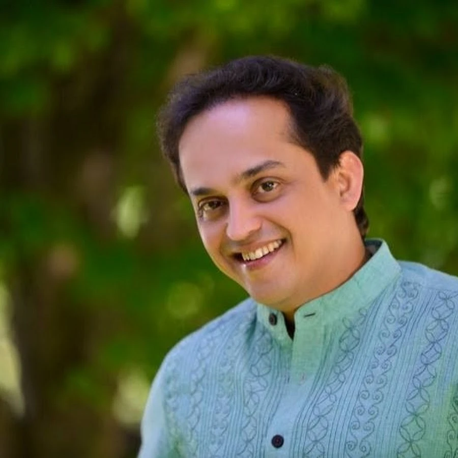 Longest Non-stop Solo Singing (Golden Book of World Records)