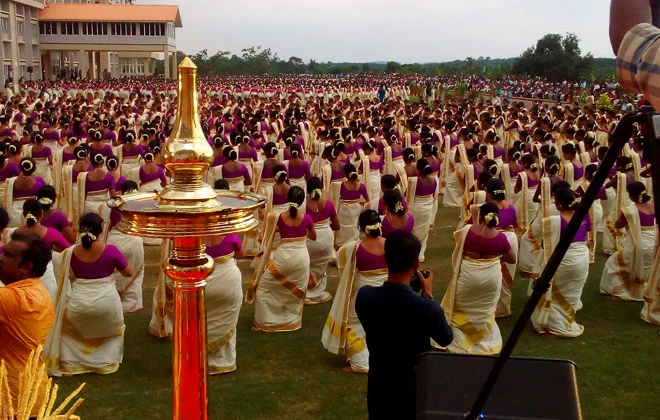  Largest Kaikottikali (Thiruvathirakali) Dance