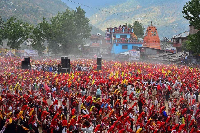 Largest folk dance (Nati) -9,892 participants