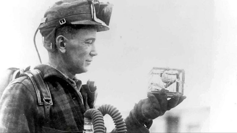 The Canary Resuscitator Machine Miners Once Used