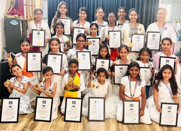 Aaradhya School of Fine Arts Indian World Record Holder